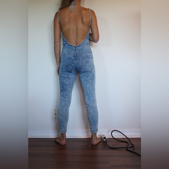 Denim jumpsuit with open back - Picture 5 of 10